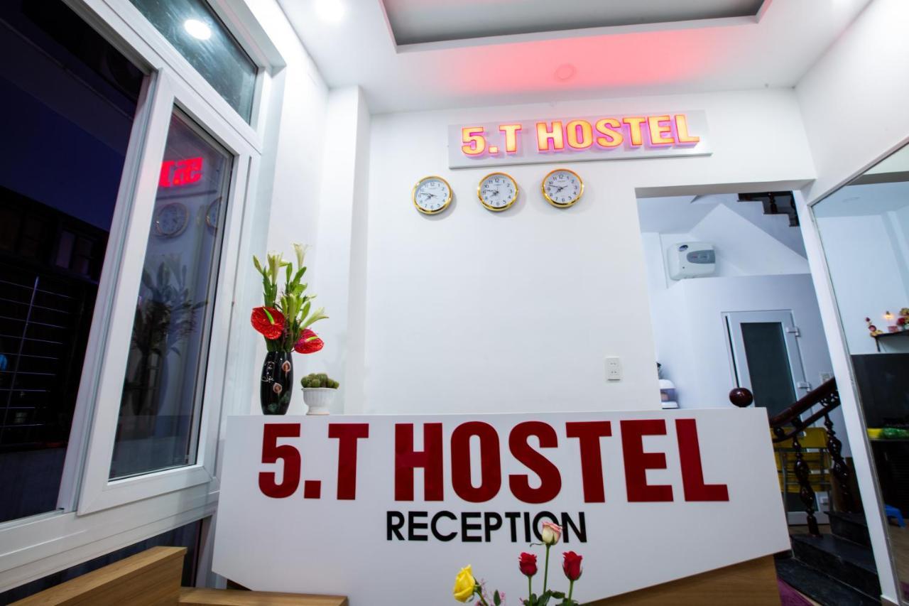 5.T Hostel Hue Bagian luar foto